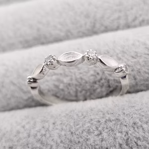 Half Smooth Edge Marquise Ring